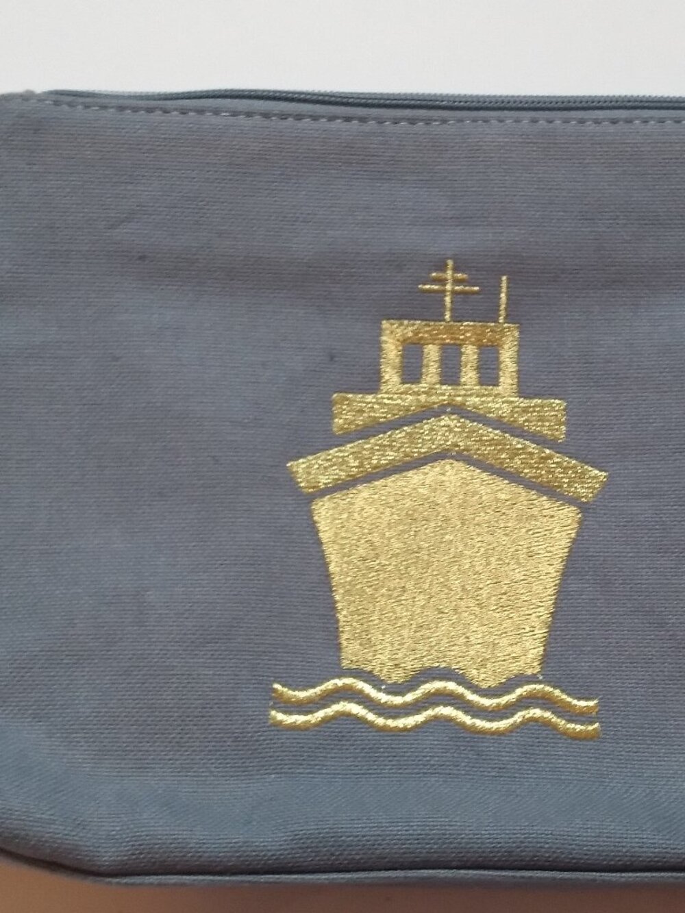 NWOT Spartina 449 Blue and Gold Cosmetic Case